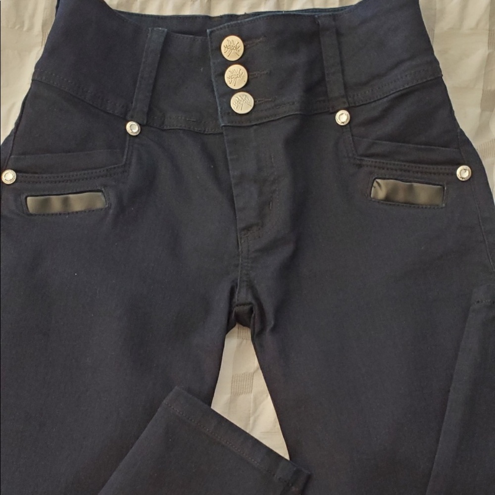Butt lifting pants